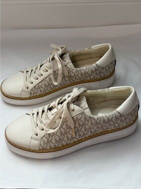 Michael Kors Cream Logo Lace-Up Sneakers. Size 8.5